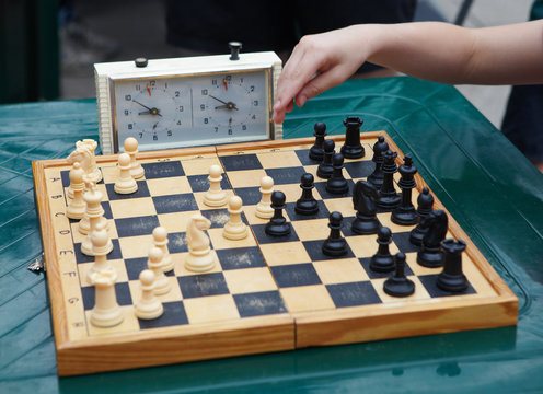 Children to play chess
