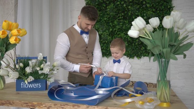 4K Father And Son Present Packing Gift In Blue Wrapping Paper