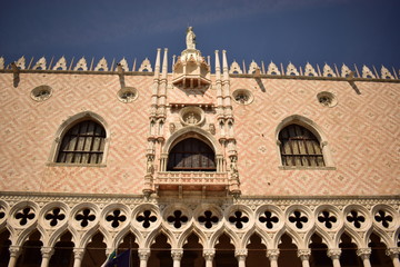 Detalle de un palacio en Venecia