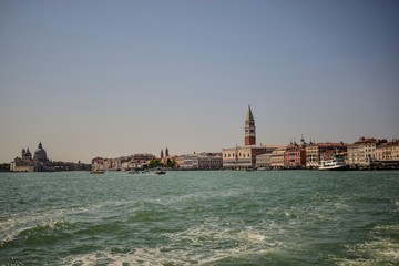 Venecia una vista desde la laguna