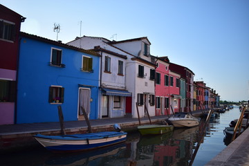 Casas de avarios colores en Burano.