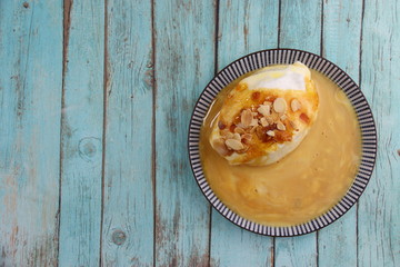 Île flottante et crème anglaise