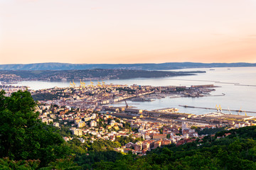 Obraz premium view of the city of Trieste 
