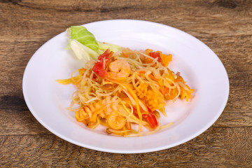 Thai salad with papaya and prawn