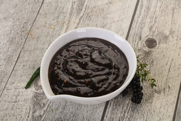 Black pepper sauce for meat