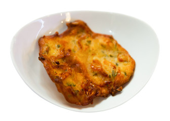 Naklejka premium Spanish tortilla with shrimp closeup