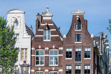 Fototapeta na wymiar Typical Amsterdam Gables