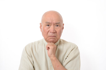 シニアの悩んだ顔