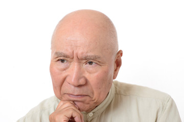 シニアの悩んだ顔