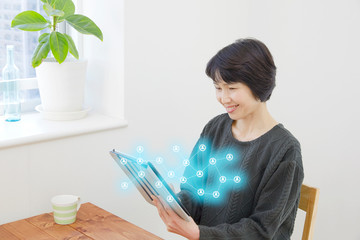 女性　ミドルエイジ 