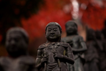 秋の神奈川県大山の大山寺の仏像群　11月