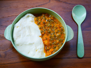 Passion fruit, honey and yogurt
