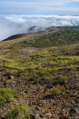 秋の馬の背と登山道