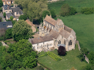 Fototapeta na wymiar vue aérienne de l'église de Serans dans l'Oise en France