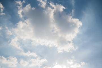 Obraz premium The sky is bright day, the clouds look beautiful.