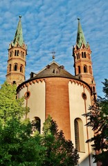 Fototapeta na wymiar Würzburg, Dom St. Kilian, Ostansicht, Chor, Türme