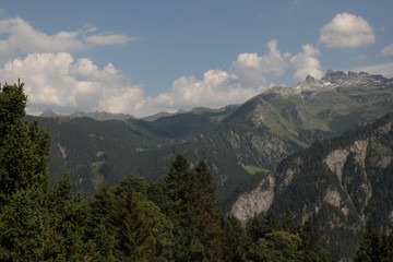 Fototapeta na wymiar Braunwald Schweiz Alpen Berge