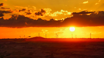 Fototapeta na wymiar Tagebau Inden Sonneuntergang