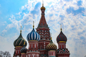 Fototapeta na wymiar St. Basil's Cathedral on Red Square in Moscow at noon