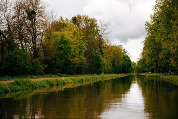 Fototapeta na wymiar le musée du canal de Berry dans l'Allier