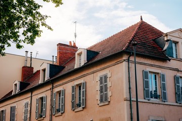 Fototapeta na wymiar la Vallée de Loire et du Cher, vieille ville et bâtiments 
