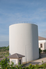 Water tank for electricity production
