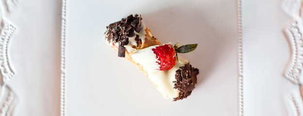 cannoli with chocolate