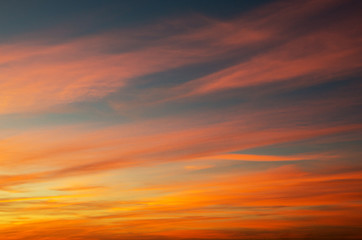 Obraz premium Vivid sky illuminated by the sunset