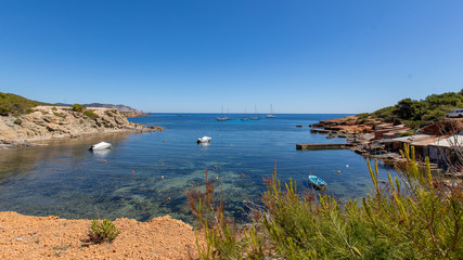 Bucht auf der Insel Ibiza