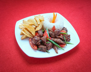 Lomo saltado