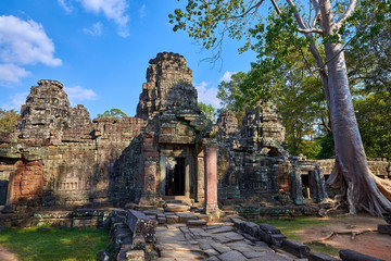 Fototapeta premium temple in the archeological complex of angkor wat