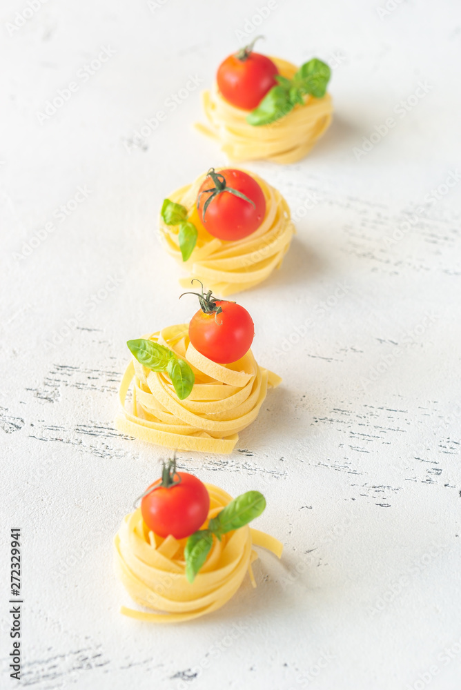 Sticker Raw fettuccine with tomatoes