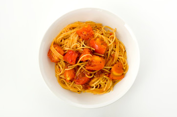 フレッシュトマトとミートソースのパスタ