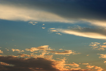 綺麗な鮮やかな夕焼けの風景