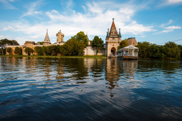 Fototapeta premium Laxenburg castle (Franzensburg) near Vienna (Austria) with the lake in the foreground