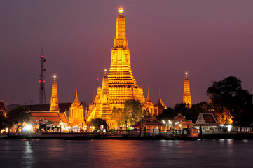 Fototapeta premium Wat Arun Twilight