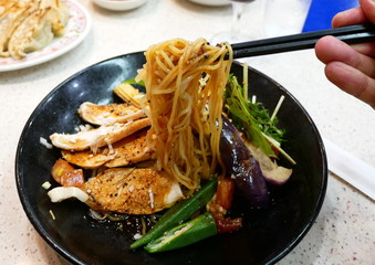 ピリ辛冷麺