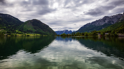 Fototapeta premium Blick über den Grundlsee, Steiermark, Österreich