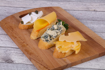 Bruschetta with various cheeses