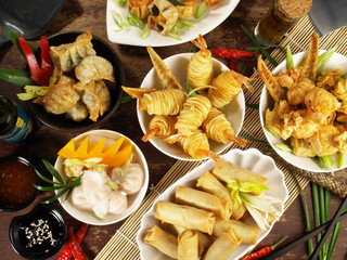 Verschiedene Dim Sum in Schalen