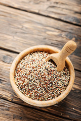 Uncooked quinoa