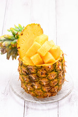 カットパイナップル