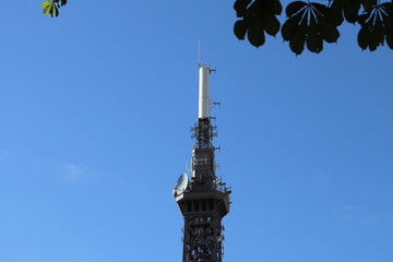 Ville de Lyon - La tour métallique de Fourvière qui mesure 85 mètres de hauteur et est le point le plus haut de la ville de lyon, inaugurée en 1894