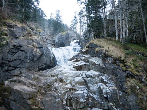 cascade gel&eacute;e