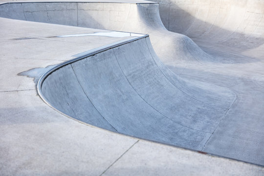 Concrete skatebowl