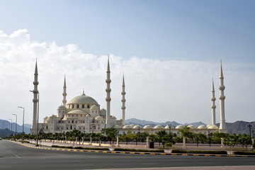 Fototapeta na wymiar Grand Sheikh Zayed Mosque, Fujairah, United Arab Emirates, June 4, 2019. view of the mosque in the day