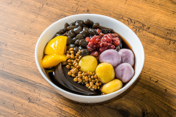台湾の漢方黒ゼリー　Licorice black jelly Taiwanese dessert