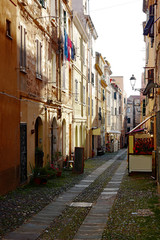Fototapeta na wymiar Sardinien Alghero Gasse in der Altstadt