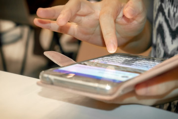 Finger Typing with the Onscreen Keyboard on a Smartphone .