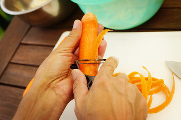 Kochen - Karotte schälen